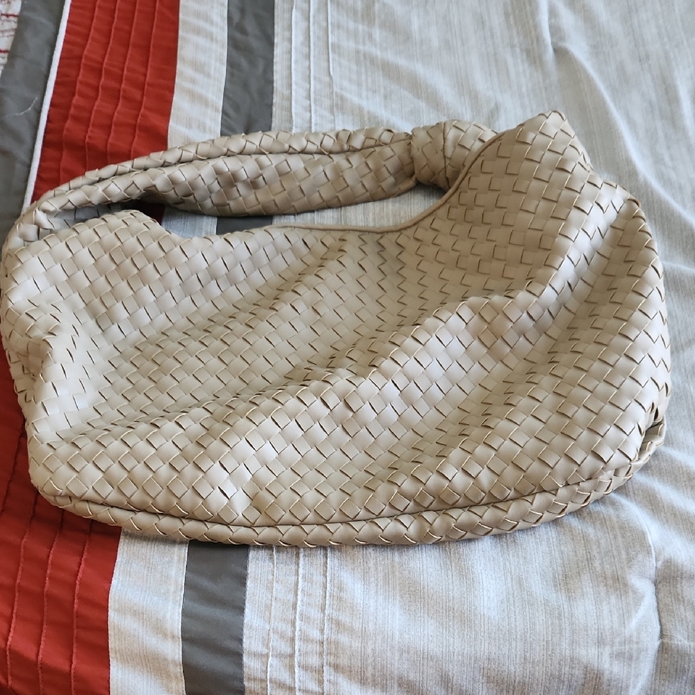 Elegant Cream Woven Women's Bag